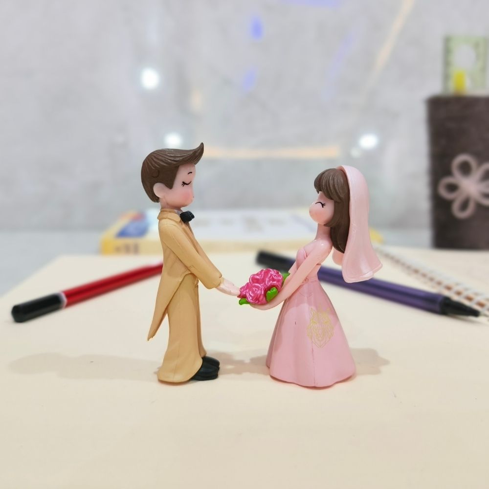 32 Miniature Couple for Home Decoration - Image 1