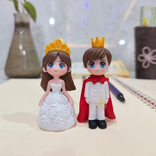 Miniature King Queen for Home Decor